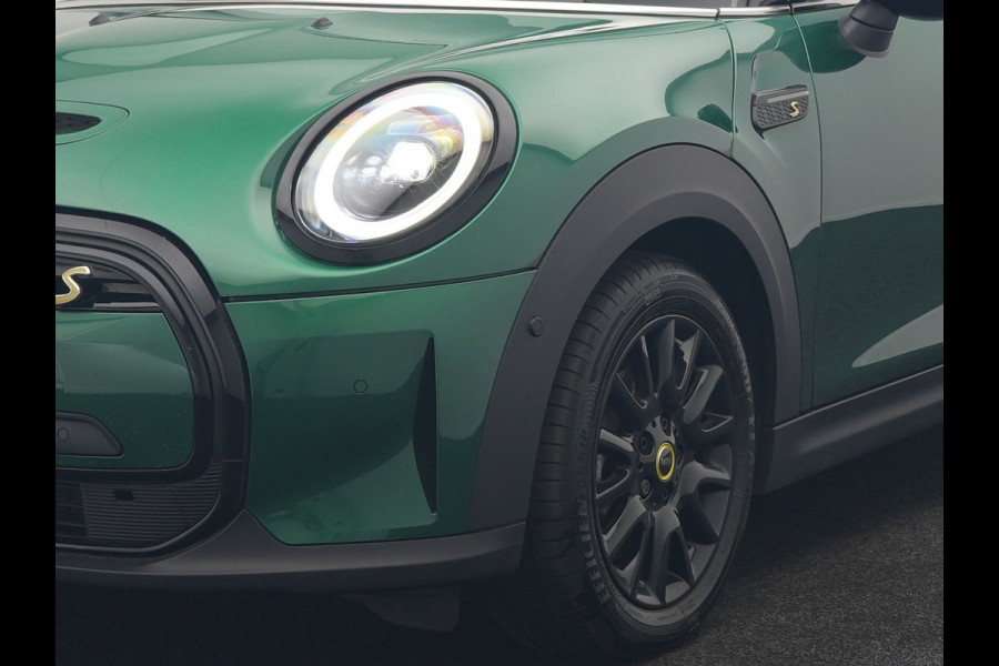 MINI Electric Cooper SE 33 kWh 184pk Dealer O.H | Panodak | Head Up | Camera | Harman / Kardon | Warmtepomp | Sportstoelen Verwarmd | Keyless | Apple Carplay | Sfeerverlichting | DAB | Virtual | Navigatie | 16"L.M |
