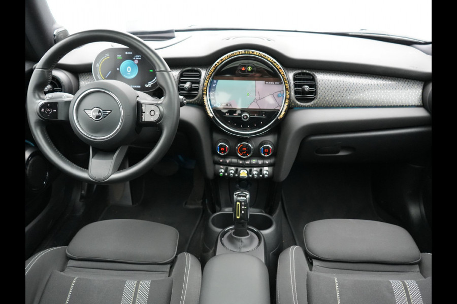 MINI Electric Cooper SE 33 kWh 184pk Dealer O.H | Panodak | Head Up | Camera | Harman / Kardon | Warmtepomp | Sportstoelen Verwarmd | Keyless | Apple Carplay | Sfeerverlichting | DAB | Virtual | Navigatie | 16"L.M |