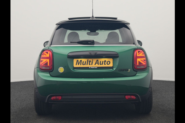 MINI Electric Cooper SE 33 kWh 184pk Dealer O.H | Panodak | Head Up | Camera | Harman / Kardon | Warmtepomp | Sportstoelen Verwarmd | Keyless | Apple Carplay | Sfeerverlichting | DAB | Virtual | Navigatie | 16"L.M |