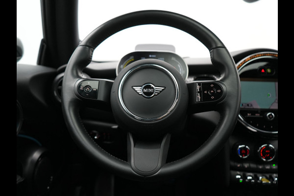 MINI Electric Cooper SE 33 kWh 184pk Dealer O.H | Panodak | Head Up | Camera | Harman / Kardon | Warmtepomp | Sportstoelen Verwarmd | Keyless | Apple Carplay | Sfeerverlichting | DAB | Virtual | Navigatie | 16"L.M |