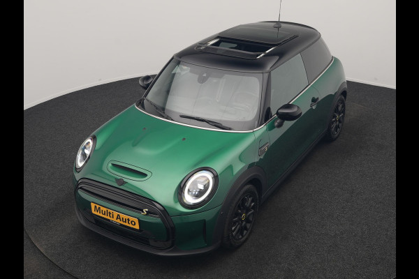 MINI Electric Cooper SE 33 kWh 184pk Dealer O.H | Panodak | Head Up | Camera | Harman / Kardon | Warmtepomp | Sportstoelen Verwarmd | Keyless | Apple Carplay | Sfeerverlichting | DAB | Virtual | Navigatie | 16"L.M |