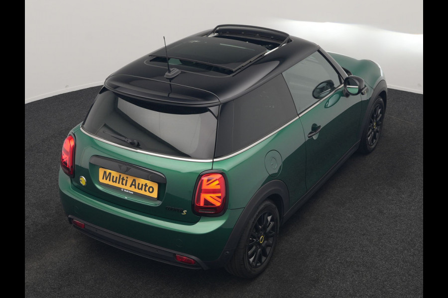 MINI Electric Cooper SE 33 kWh 184pk Dealer O.H | Panodak | Head Up | Camera | Harman / Kardon | Warmtepomp | Sportstoelen Verwarmd | Keyless | Apple Carplay | Sfeerverlichting | DAB | Virtual | Navigatie | 16"L.M |
