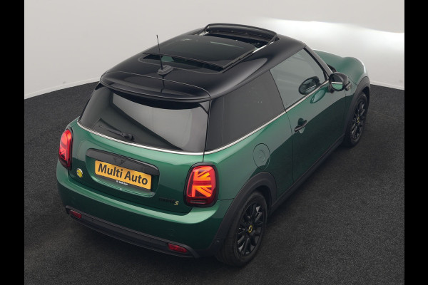 MINI Electric Cooper SE 33 kWh 184pk Dealer O.H | Panodak | Head Up | Camera | Harman / Kardon | Warmtepomp | Sportstoelen Verwarmd | Keyless | Apple Carplay | Sfeerverlichting | DAB | Virtual | Navigatie | 16"L.M |