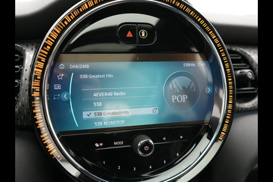 MINI Electric Cooper SE 33 kWh 184pk Dealer O.H | Panodak | Head Up | Camera | Harman / Kardon | Warmtepomp | Sportstoelen Verwarmd | Keyless | Apple Carplay | Sfeerverlichting | DAB | Virtual | Navigatie | 16"L.M |