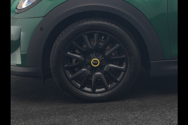 MINI Electric Cooper SE 33 kWh 184pk Dealer O.H | Panodak | Head Up | Camera | Harman / Kardon | Warmtepomp | Sportstoelen Verwarmd | Keyless | Apple Carplay | Sfeerverlichting | DAB | Virtual | Navigatie | 16"L.M |