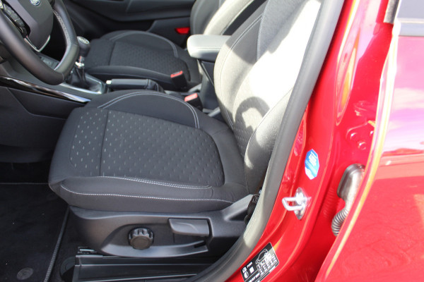 Ford Puma 1.0-125pk EcoBoost Mild-Hybrid Titanium. Fabr. garantie t/m 21-09-2029 ! Elektr. pano-dak, stoel-, stuur- en voorraamverw., 360gr. camera, adaptieve cruise cntrl, side- en lane assist, parkeersensoren v+a, metallic lak, LM wielen.