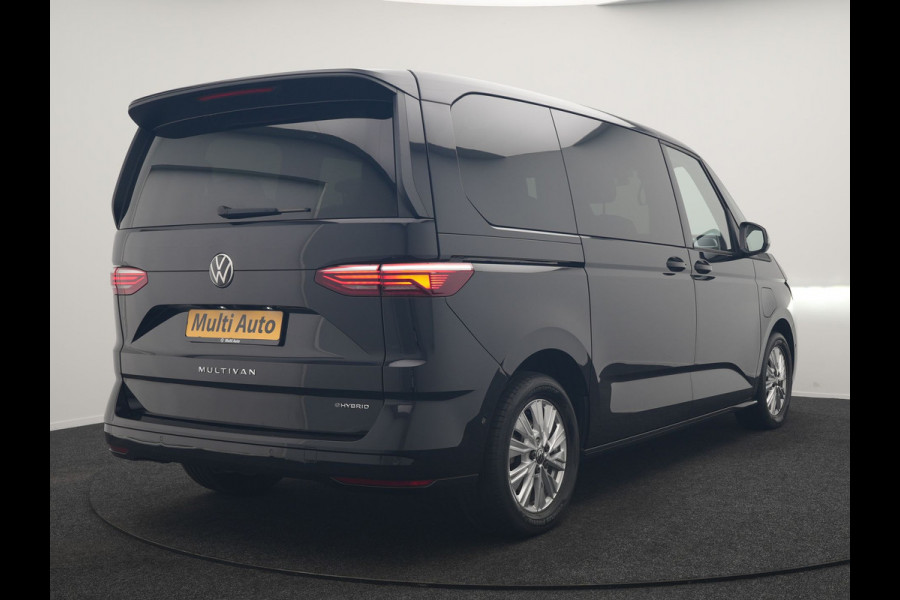 Volkswagen Multivan 1.4 eHybrid 7 Zits PHEV 218pk Dealer O.H | Trekhaak Af Fabriek | Panodak | IQ Light | Camera | Stoelverwarming | Apple Carplay | Navigatie | DAB | Cruise Control | 17"L.M | Plug In Hybrid |