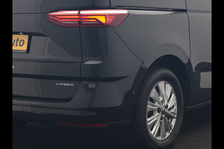 Volkswagen Multivan 1.4 eHybrid 7 Zits PHEV 218pk Dealer O.H | Trekhaak Af Fabriek | Panodak | IQ Light | Camera | Stoelverwarming | Apple Carplay | Navigatie | DAB | Cruise Control | 17"L.M | Plug In Hybrid |
