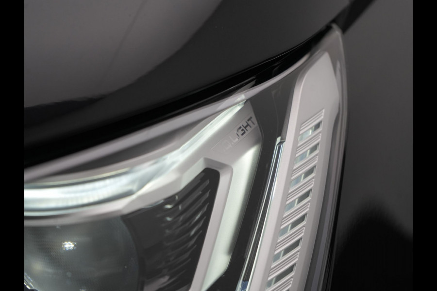 Volkswagen Multivan 1.4 eHybrid 7 Zits PHEV 218pk Dealer O.H | Trekhaak Af Fabriek | Panodak | IQ Light | Camera | Stoelverwarming | Apple Carplay | Navigatie | DAB | Cruise Control | 17"L.M | Plug In Hybrid |