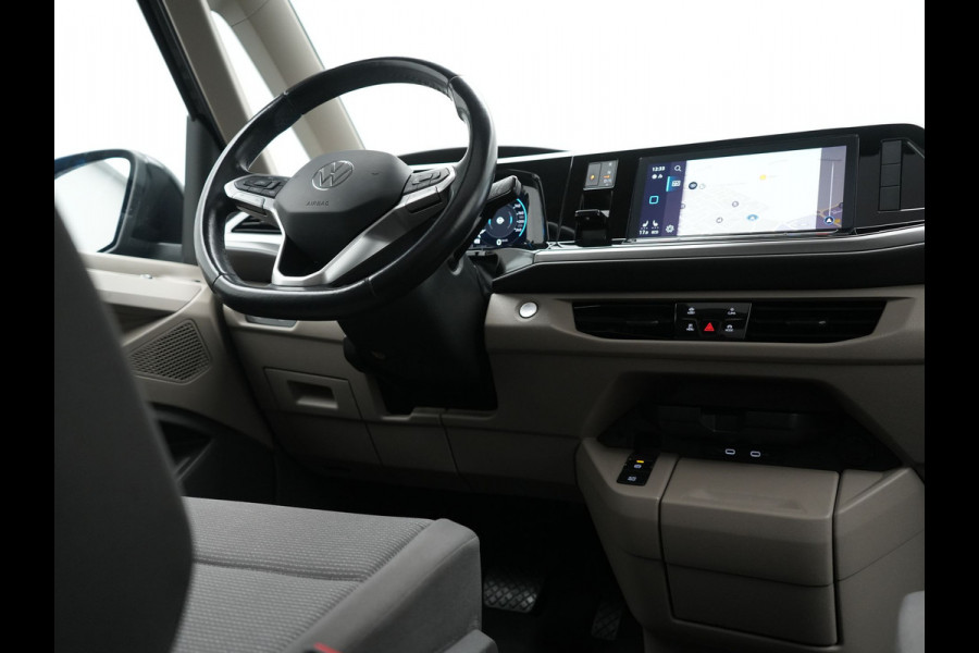 Volkswagen Multivan 1.4 eHybrid 7 Zits PHEV 218pk Dealer O.H | Trekhaak Af Fabriek | Panodak | IQ Light | Camera | Stoelverwarming | Apple Carplay | Navigatie | DAB | Cruise Control | 17"L.M | Plug In Hybrid |