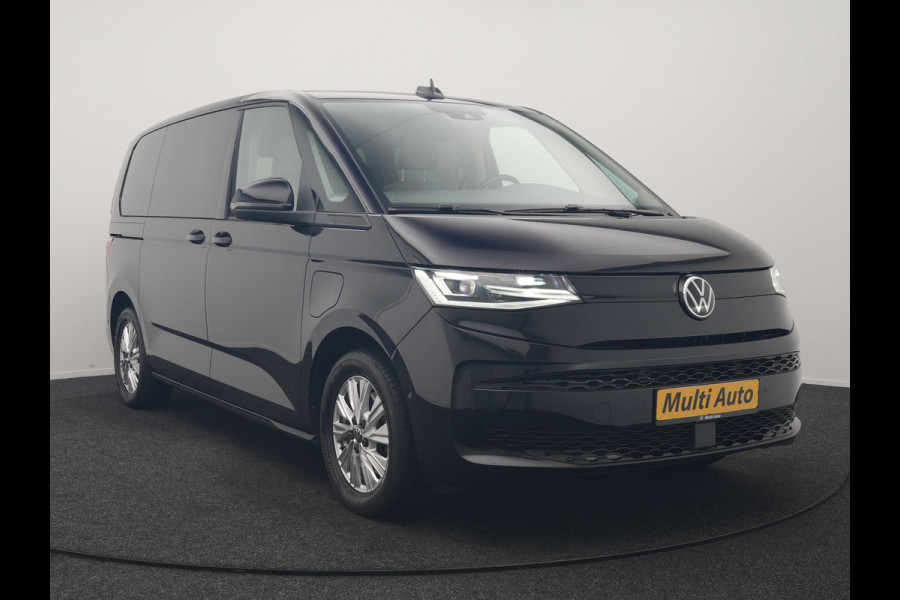 Volkswagen Multivan 1.4 eHybrid 7 Zits PHEV 218pk Dealer O.H | Trekhaak Af Fabriek | Panodak | IQ Light | Camera | Stoelverwarming | Apple Carplay | Navigatie | DAB | Cruise Control | 17"L.M | Plug In Hybrid |