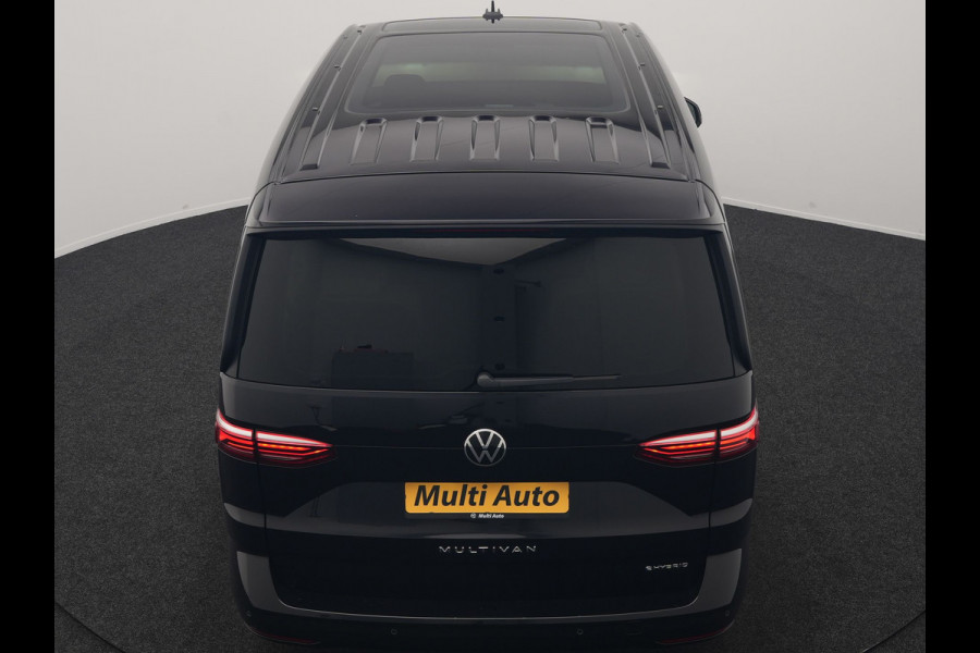 Volkswagen Multivan 1.4 eHybrid 7 Zits PHEV 218pk Dealer O.H | Trekhaak Af Fabriek | Panodak | IQ Light | Camera | Stoelverwarming | Apple Carplay | Navigatie | DAB | Cruise Control | 17"L.M | Plug In Hybrid |