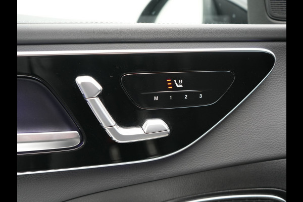Mercedes-Benz C-Klasse Estate 300 e AMG Line PHEV 313pk Dealer O.H | Trekhaak Af Fabriek | Adaptive Cruise | Camera | Digital Light | Alcantara Sportstoelen Memory & Verwarmd | Keyless | Sfeerverlichting | Apple Carplay | Blis | DAB | 18"L.M | Plug In Hybrid