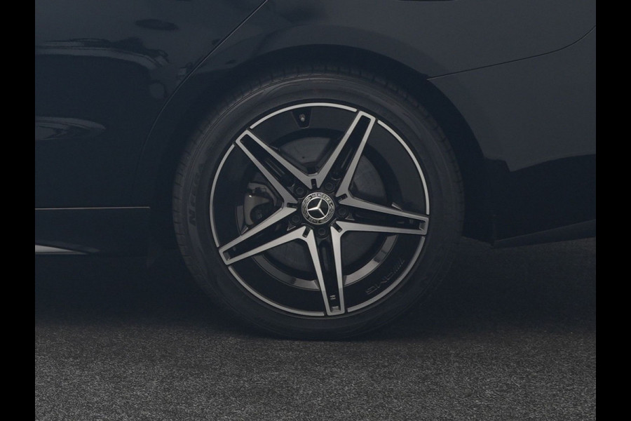 Mercedes-Benz C-Klasse Estate 300 e AMG Line PHEV 313pk Dealer O.H | Trekhaak Af Fabriek | Adaptive Cruise | Camera | Digital Light | Alcantara Sportstoelen Memory & Verwarmd | Keyless | Sfeerverlichting | Apple Carplay | Blis | DAB | 18"L.M | Plug In Hybrid