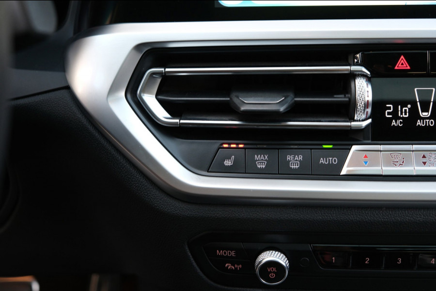 BMW 3-serie 320d xDrive*PANO*M-Pakket*Carplay*Sfeerverlichting*Adaptive cruise*Stoelverwarming*Sportstoelen*