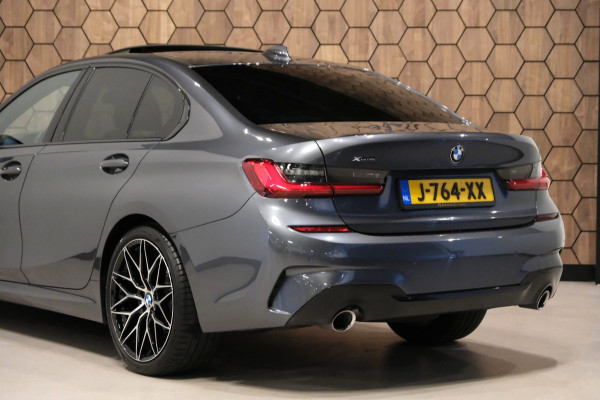 BMW 3-serie 320d xDrive*PANO*M-Pakket*Carplay*Sfeerverlichting*Adaptive cruise*Stoelverwarming*Sportstoelen*