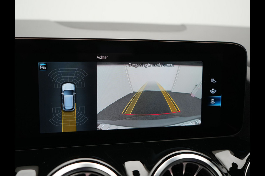 Mercedes-Benz EQA 250 Luxury Line 67 kWh 190pk Dealer O.H | Adaptive Cruise | MBUX Widescreen Navi |  Camera | Apple Carplay | Sportstoelen Verwarmd | Blis | Sfeerverlichting | DAB |  Navigatie | Virtual | 18"L.M