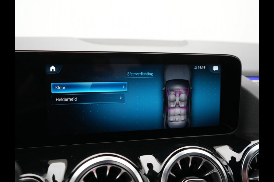 Mercedes-Benz EQA 250 Luxury Line 67 kWh 190pk Dealer O.H | Adaptive Cruise | MBUX Widescreen Navi |  Camera | Apple Carplay | Sportstoelen Verwarmd | Blis | Sfeerverlichting | DAB |  Navigatie | Virtual | 18"L.M