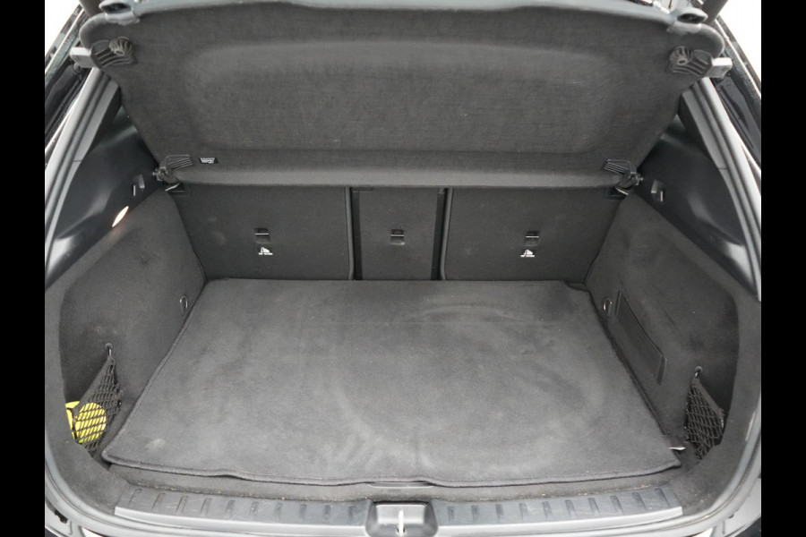Mercedes-Benz EQA 250 Luxury Line 67 kWh 190pk Dealer O.H | Adaptive Cruise | MBUX Widescreen Navi |  Camera | Apple Carplay | Sportstoelen Verwarmd | Blis | Sfeerverlichting | DAB |  Navigatie | Virtual | 18"L.M