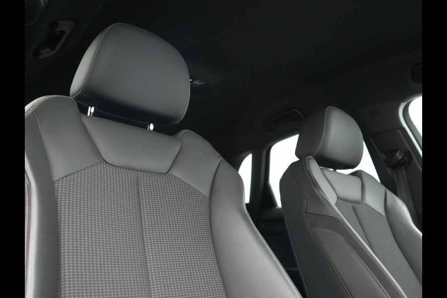 Audi Q3 45 TFSI e 2X S Line PHEV 245pk | Trekhaak Af Fabriek | Adaptive Cruise | Sportstoelen Verwarmd | Apple Carplay | Blis | DAB | Navigatie | Virtual | 18"L.M | Plug In Hybrid