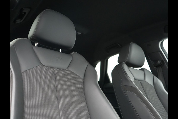 Audi Q3 45 TFSI e 2X S Line PHEV 245pk | Trekhaak Af Fabriek | Adaptive Cruise | Sportstoelen Verwarmd | Apple Carplay | Blis | DAB | Navigatie | Virtual | 18"L.M | Plug In Hybrid