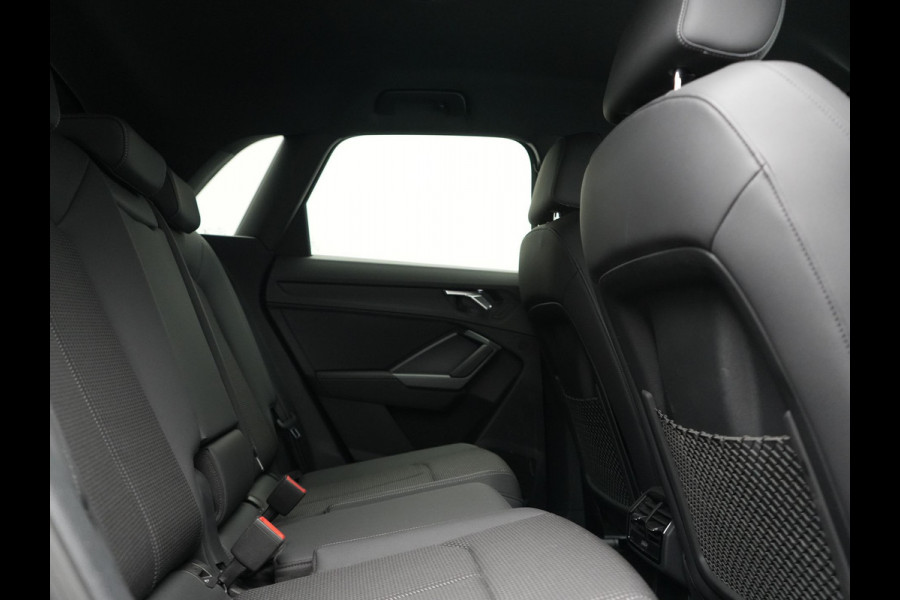 Audi Q3 45 TFSI e 2X S Line PHEV 245pk | Trekhaak Af Fabriek | Adaptive Cruise | Sportstoelen Verwarmd | Apple Carplay | Blis | DAB | Navigatie | Virtual | 18"L.M | Plug In Hybrid