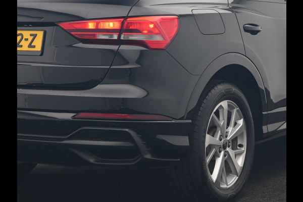 Audi Q3 45 TFSI e 2X S Line PHEV 245pk | Trekhaak Af Fabriek | Adaptive Cruise | Sportstoelen Verwarmd | Apple Carplay | Blis | DAB | Navigatie | Virtual | 18"L.M | Plug In Hybrid