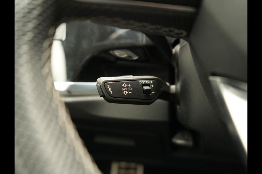 Audi Q3 45 TFSI e 2X S Line PHEV 245pk | Trekhaak Af Fabriek | Adaptive Cruise | Sportstoelen Verwarmd | Apple Carplay | Blis | DAB | Navigatie | Virtual | 18"L.M | Plug In Hybrid