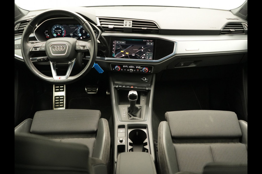 Audi Q3 45 TFSI e 2X S Line PHEV 245pk | Trekhaak Af Fabriek | Adaptive Cruise | Sportstoelen Verwarmd | Apple Carplay | Blis | DAB | Navigatie | Virtual | 18"L.M | Plug In Hybrid