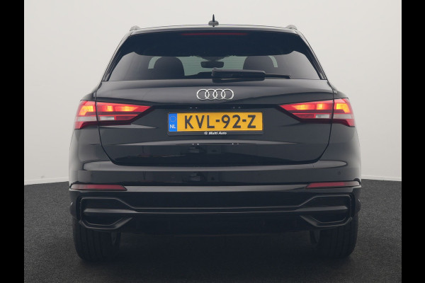 Audi Q3 45 TFSI e 2X S Line PHEV 245pk | Trekhaak Af Fabriek | Adaptive Cruise | Sportstoelen Verwarmd | Apple Carplay | Blis | DAB | Navigatie | Virtual | 18"L.M | Plug In Hybrid