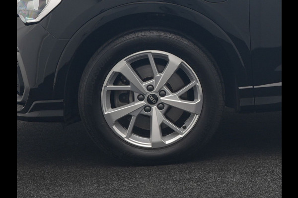 Audi Q3 45 TFSI e 2X S Line PHEV 245pk | Trekhaak Af Fabriek | Adaptive Cruise | Sportstoelen Verwarmd | Apple Carplay | Blis | DAB | Navigatie | Virtual | 18"L.M | Plug In Hybrid