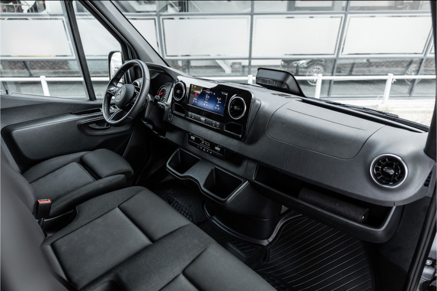 Mercedes-Benz Sprinter 317 1.9 CDI L2H2 | AMG | LED | CarPlay | Camera | Navigatie | Stoelverwarming | Cruise control | Dealer onderhouden | Lederen bekleding | Nieuwe APK | L2H2