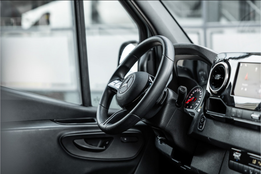 Mercedes-Benz Sprinter 317 1.9 CDI L2H2 | AMG | LED | CarPlay | Camera | Navigatie | Stoelverwarming | Cruise control | Dealer onderhouden | Lederen bekleding | Nieuwe APK | L2H2