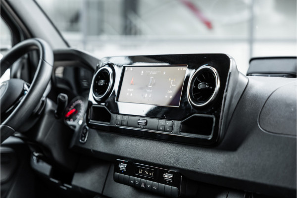 Mercedes-Benz Sprinter 317 1.9 CDI L2H2 | AMG | LED | CarPlay | Camera | Navigatie | Stoelverwarming | Cruise control | Dealer onderhouden | Lederen bekleding | Nieuwe APK | L2H2
