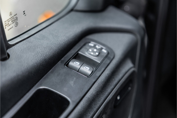 Mercedes-Benz Sprinter 317 1.9 CDI L2H2 | AMG | LED | CarPlay | Camera | Navigatie | Stoelverwarming | Cruise control | Dealer onderhouden | Lederen bekleding | Nieuwe APK | L2H2