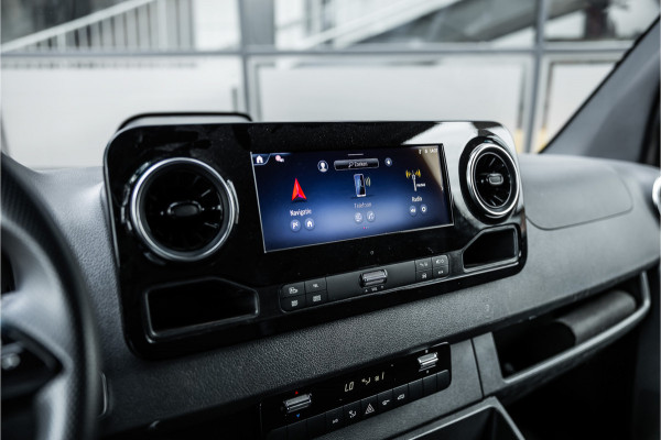 Mercedes-Benz Sprinter 317 1.9 CDI L2H2 | AMG | LED | CarPlay | Camera | Navigatie | Stoelverwarming | Cruise control | Dealer onderhouden | Lederen bekleding | Nieuwe APK | L2H2