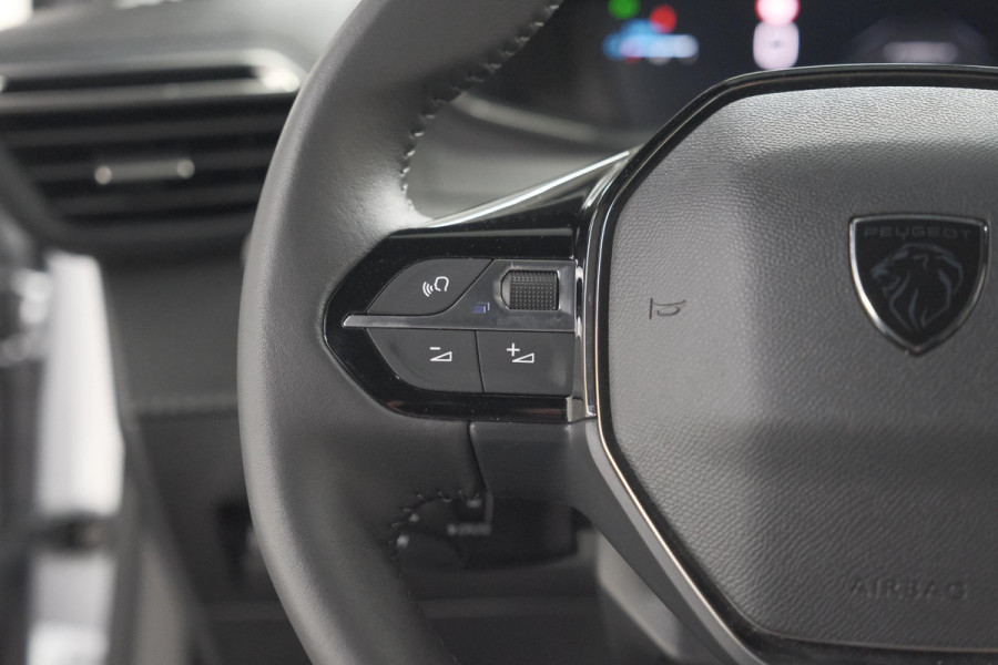 Peugeot 2008 PureTech 100 Allure | Apple Carplay | Parkeersensoren | Climate control