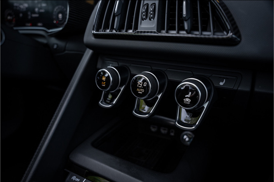 Audi R8 Spyder 5.2 performance (620pk) quattro Facelift ** Carbon ** Keramisch ** B&O