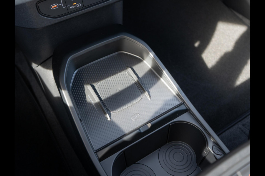 Kia EV4 Plus Advanced 81.4 kWh | Direct Leverbaar! | Panodak | Navi. | Clima. | Adapt. Cruise. | Stoel&Stuur Verwarming | Dodehoekassistentie | Harman Kardon
