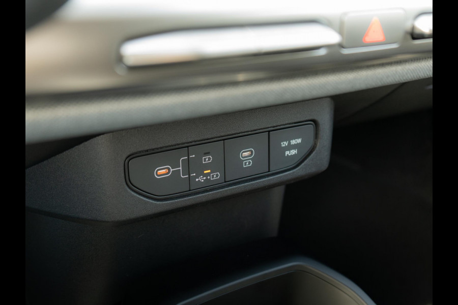 Kia EV4 Plus Advanced 81.4 kWh | Direct Leverbaar! | Panodak | Navi. | Clima. | Adapt. Cruise. | Stoel&Stuur Verwarming | Dodehoekassistentie | Harman Kardon