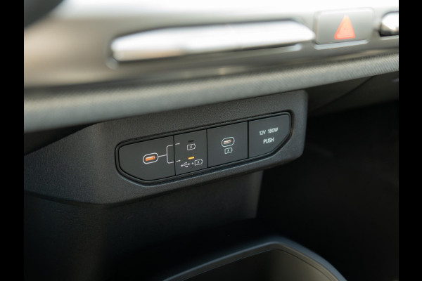 Kia EV4 Plus Advanced 81.4 kWh | Direct Leverbaar! | Panodak | Navi. | Clima. | Adapt. Cruise. | Stoel&Stuur Verwarming | Dodehoekassistentie | Harman Kardon
