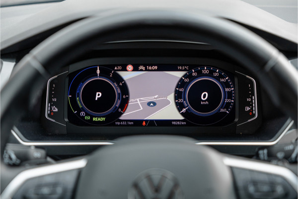 Volkswagen Tiguan 1.4 TSI eHybrid Leder / 360 camera / Elektrische stoel /