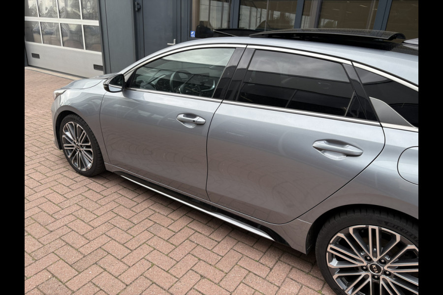 Kia ProCeed 1.5 T-GDi 160pk Automaat GT-PlusLine SCHUIFDAK/JBL/CAMERA/DODEHOEK/AFN.TREKHAAK/18INCH