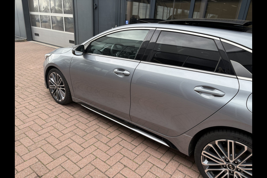 Kia ProCeed 1.5 T-GDi 160pk Automaat GT-PlusLine SCHUIFDAK/JBL/CAMERA/DODEHOEK/AFN.TREKHAAK/18INCH