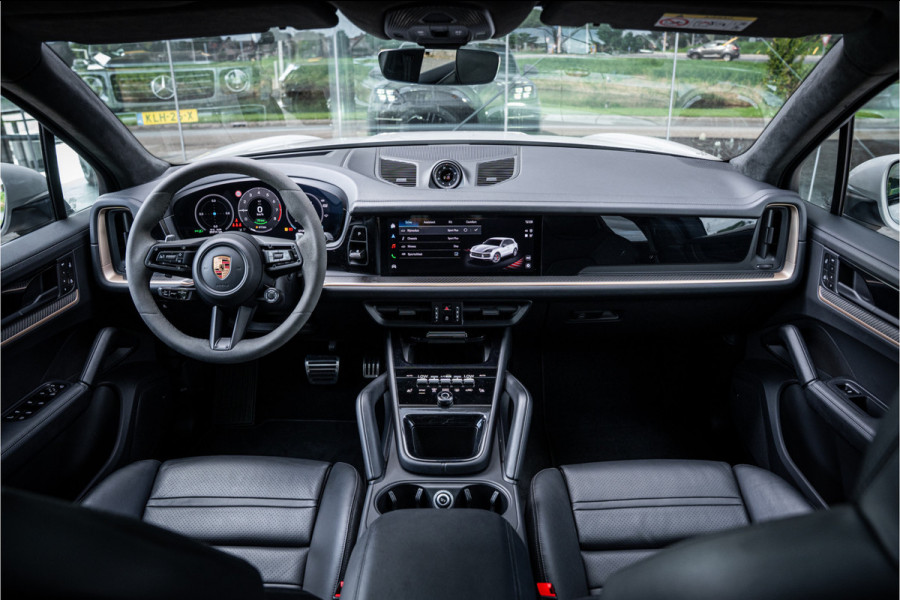 Porsche Cayenne 3.0 S E-Hybrid (519pk) ** Panodak ** Sport Design ** InnoDrive ** Trekhaak ** HUD ** PDLS+ ** 4-wielsturing ** BOSE ** Surround View ** Alcantara Hemel