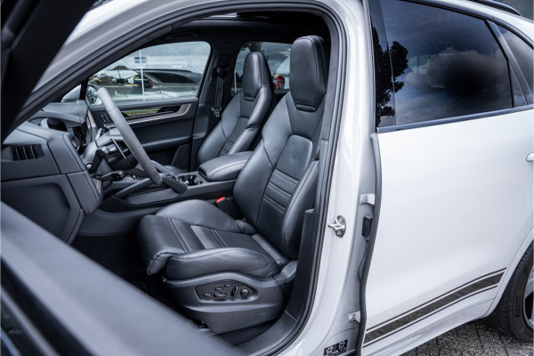 Porsche Cayenne 3.0 S E-Hybrid (519pk) ** Panodak ** Sport Design ** InnoDrive ** Trekhaak ** HUD ** PDLS+ ** 4-wielsturing ** BOSE ** Surround View ** Alcantara Hemel