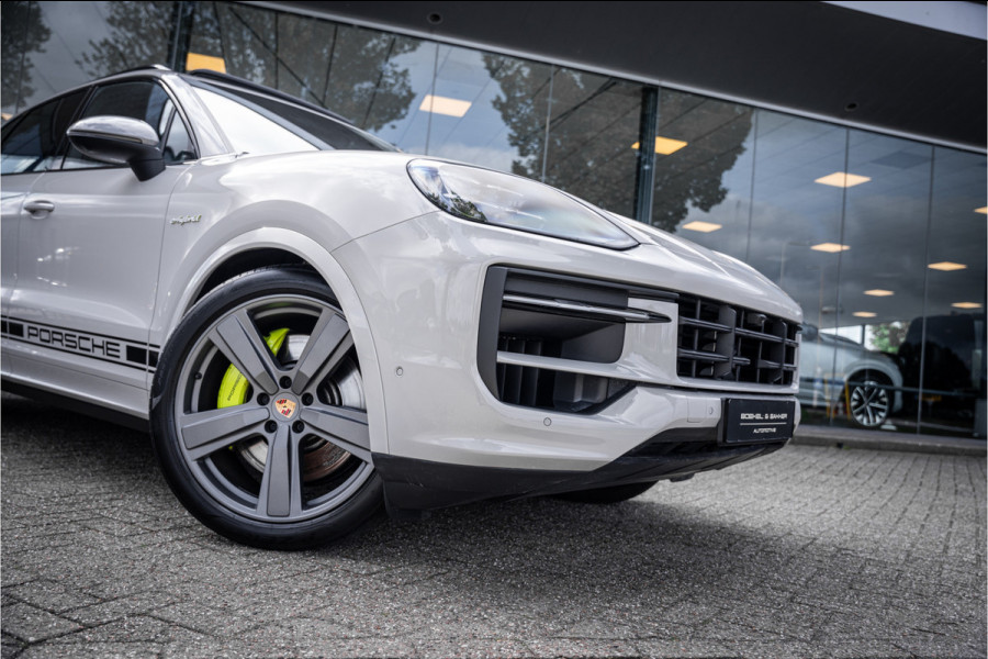 Porsche Cayenne 3.0 S E-Hybrid (519pk) ** Panodak ** Sport Design ** InnoDrive ** Trekhaak ** HUD ** PDLS+ ** 4-wielsturing ** BOSE ** Surround View ** Alcantara Hemel