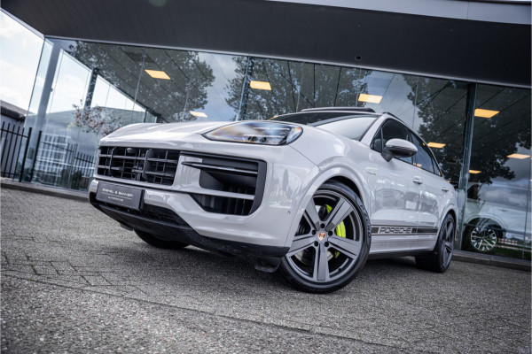 Porsche Cayenne 3.0 S E-Hybrid (519pk) ** Panodak ** Sport Design ** InnoDrive ** Trekhaak ** HUD ** PDLS+ ** 4-wielsturing ** BOSE ** Surround View ** Alcantara Hemel
