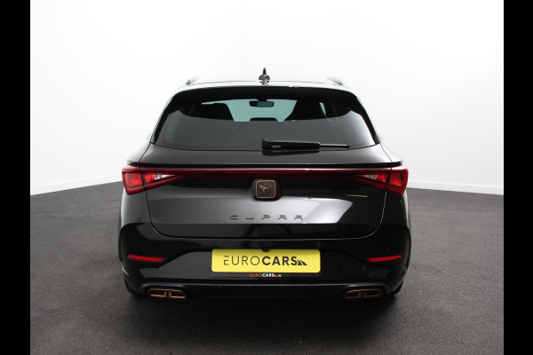 CUPRA Leon Sportstourer 1.4 e-Hybrid VZ 245 pk DSG Wegklapbare trekhaak Navigatie Apple CarPlay Android Auto Camera Parkeerhulp  Adaptive Cruise Control Dodehoekdetectie Stoel- en stuurverwarming Full Led Climate Control Lichtmetalen velgen