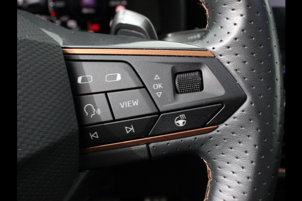 CUPRA Leon Sportstourer 1.4 e-Hybrid VZ 245 pk DSG Wegklapbare trekhaak Navigatie Apple CarPlay Android Auto Camera Parkeerhulp  Adaptive Cruise Control Dodehoekdetectie Stoel- en stuurverwarming Full Led Climate Control Lichtmetalen velgen